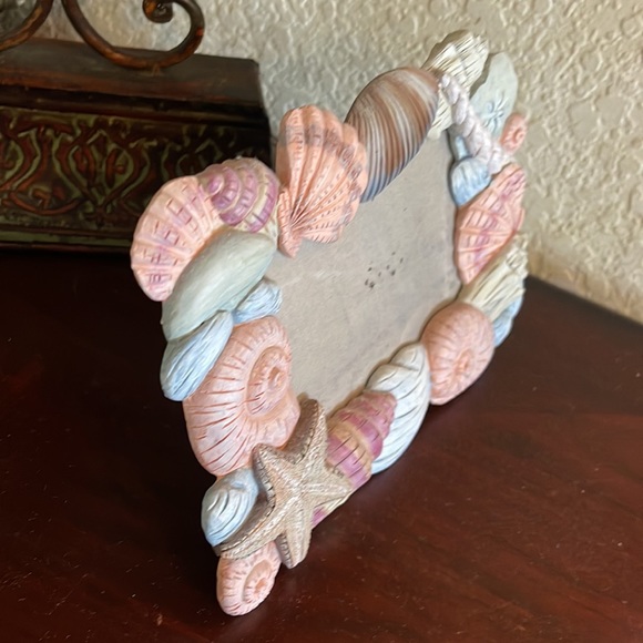Pastel Seashells Frame - Picture 2 of 7